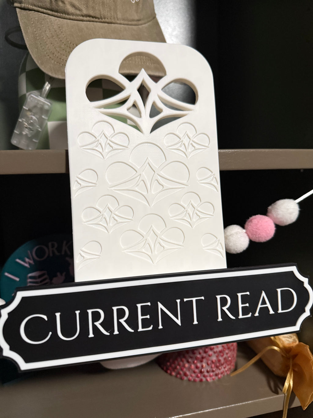 The Adjustable Featured Story Stand