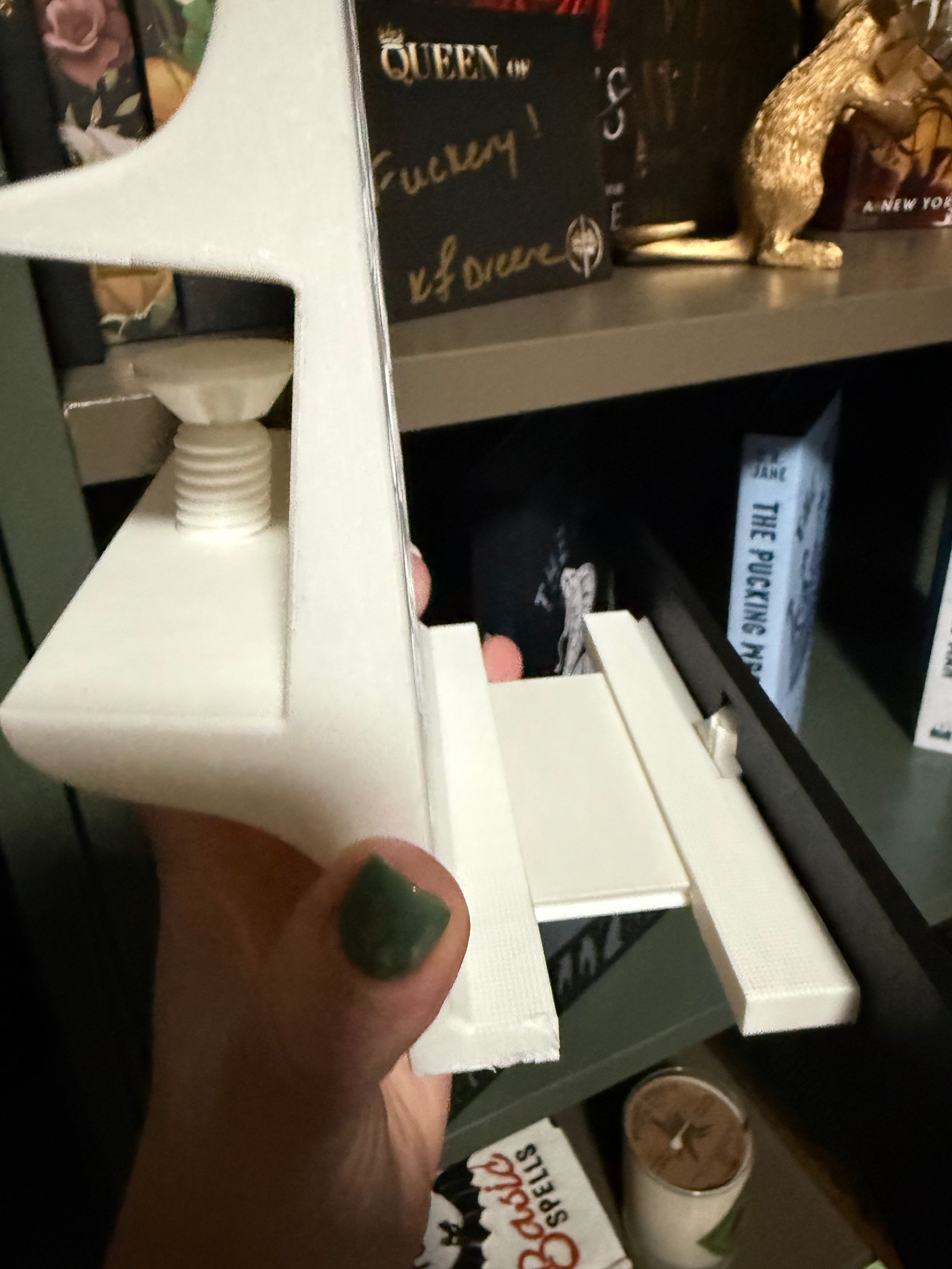 The Adjustable Featured Story Stand