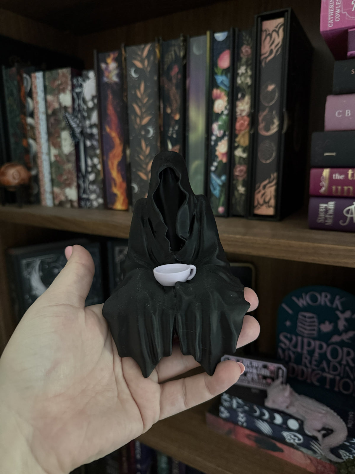 Suriel with Tea Figurine - shelf sitter
